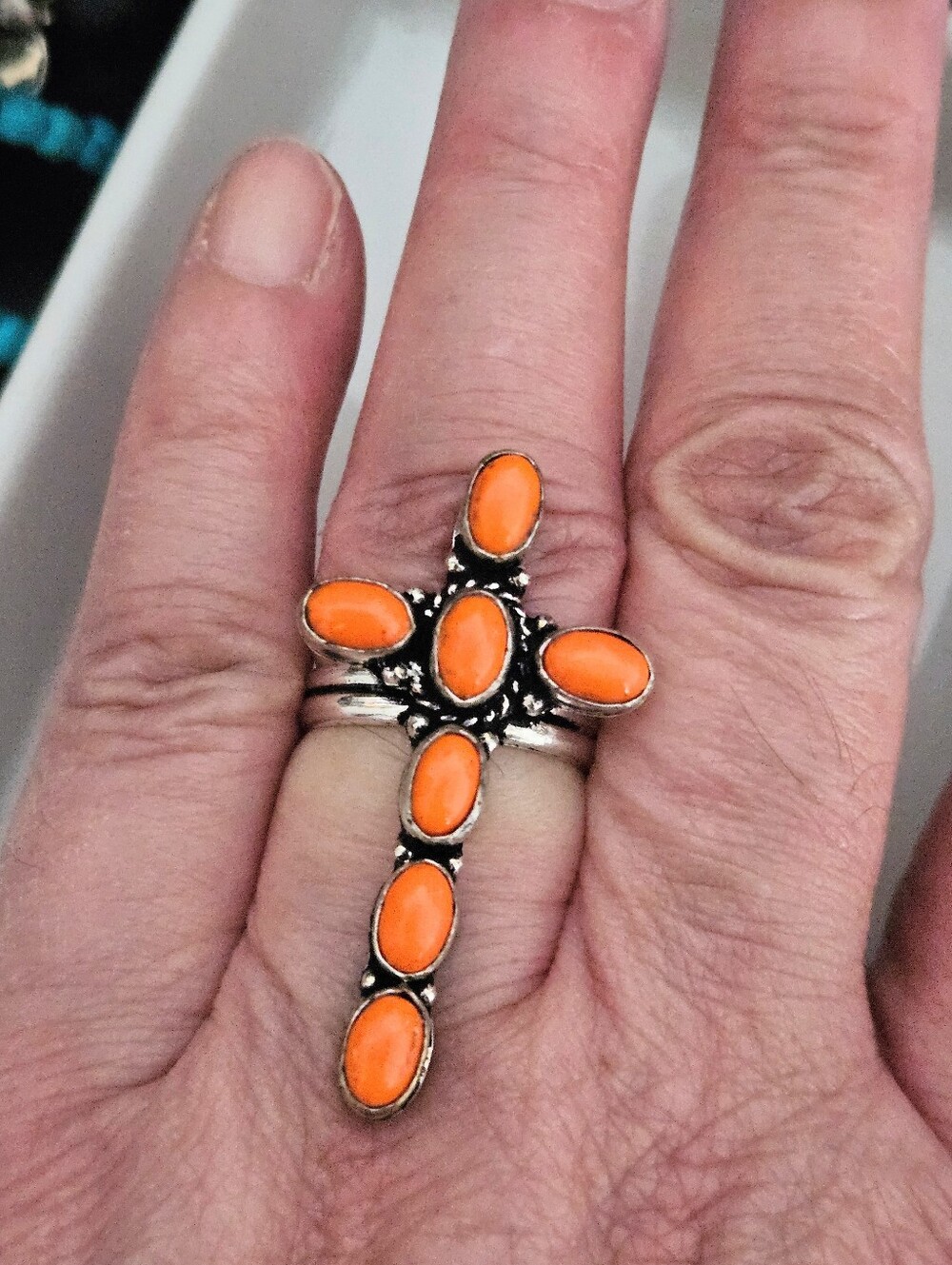 ORANGE SPINY OYSTER CROSS RING SIZE 7 - Picture 2 of 5